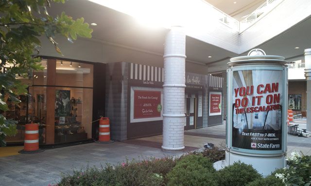 Hollister top eastridge mall